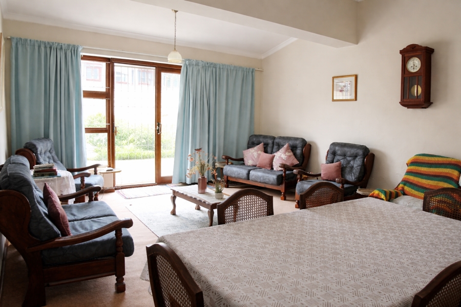 3 Bedroom Property for Sale in Humansdorp Eastern Cape